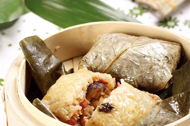 Sticky rice with chicken in lotus leaf